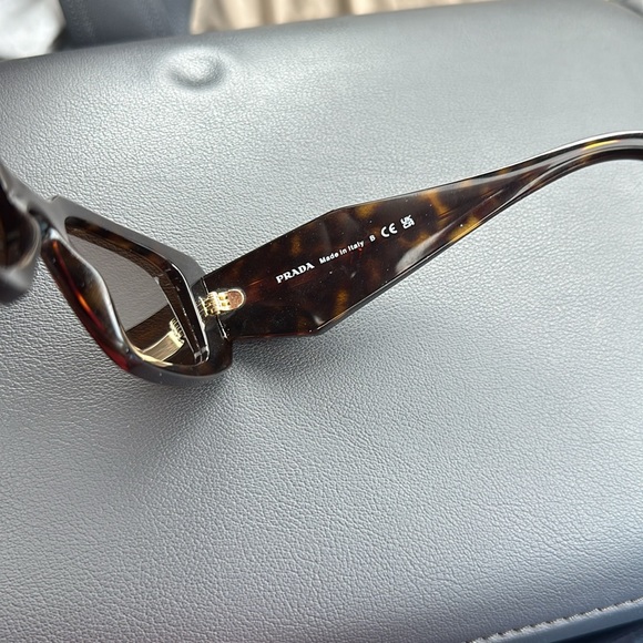 PRADA Tortious Scultoreo Narrow Sunglasses in Havana Sunglasses PR 17WS - Picture 15 of 16